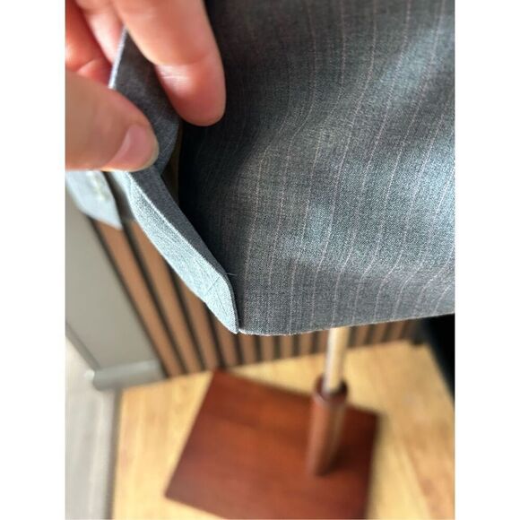 The limited gray and pink striped blazer work attire office wear size 4 - Picture 6 of 9